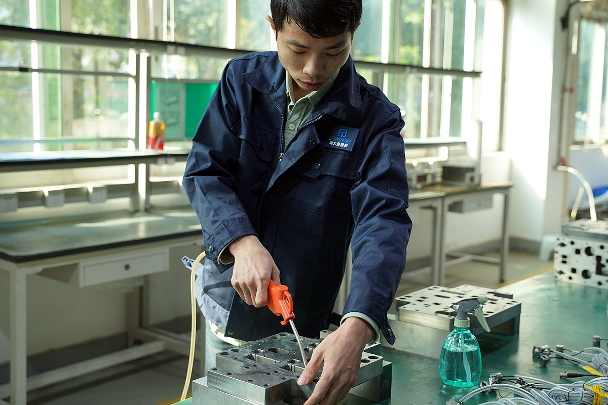 Assembly workshop